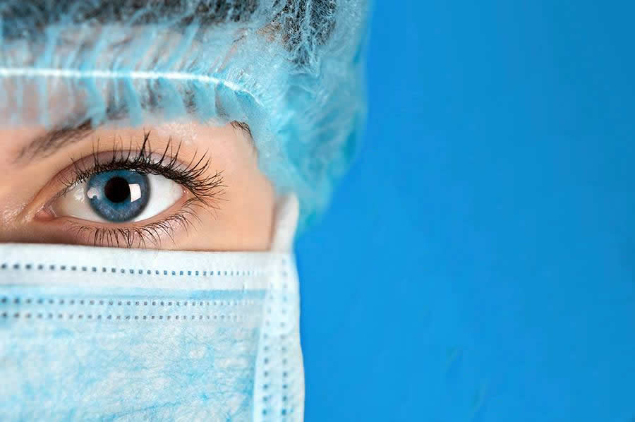 rostro enfermera de cerca mascarilla