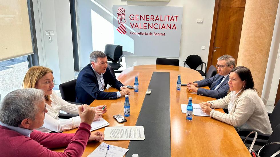 Reunión del conseller de Sanidad y el de Educación en el que se decidió la implantación de la enfermera escolar